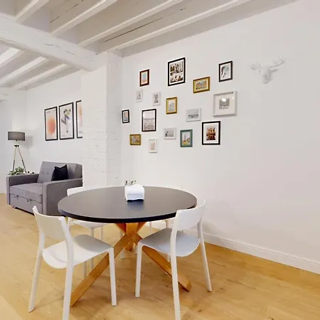 Friendly Center Iii Apartment *