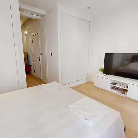 Friendly Center Iii